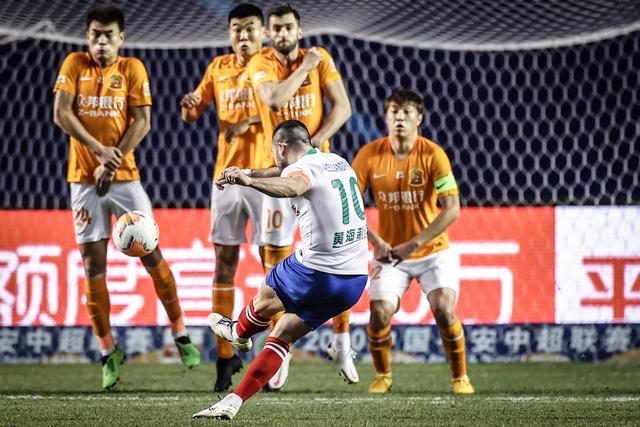 足总杯-B费破门 曼联点球总比分5-3阿森纳晋级